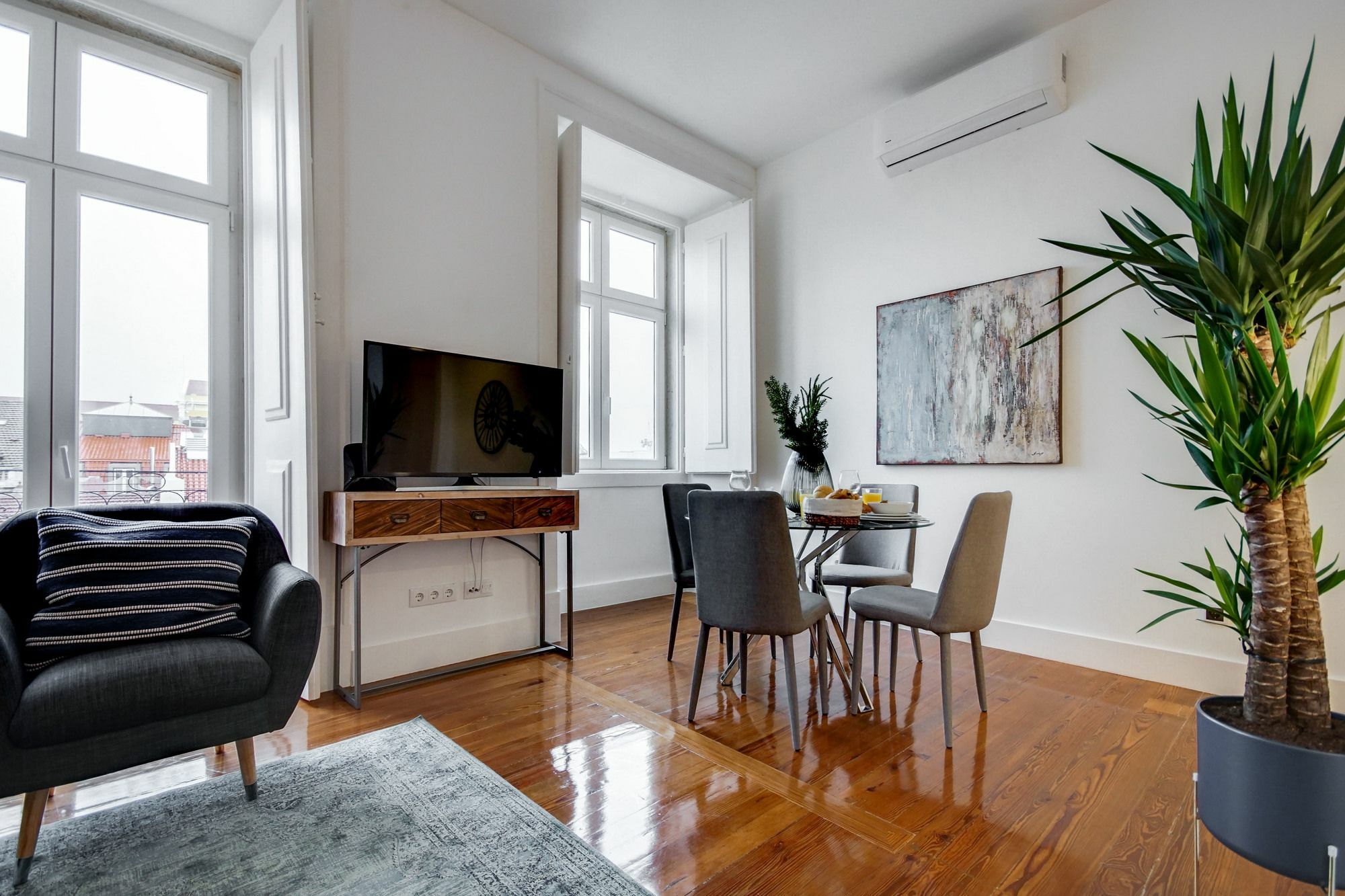 Sweet Inn Apartment - Chiado Luxury Lisbon Bagian luar foto